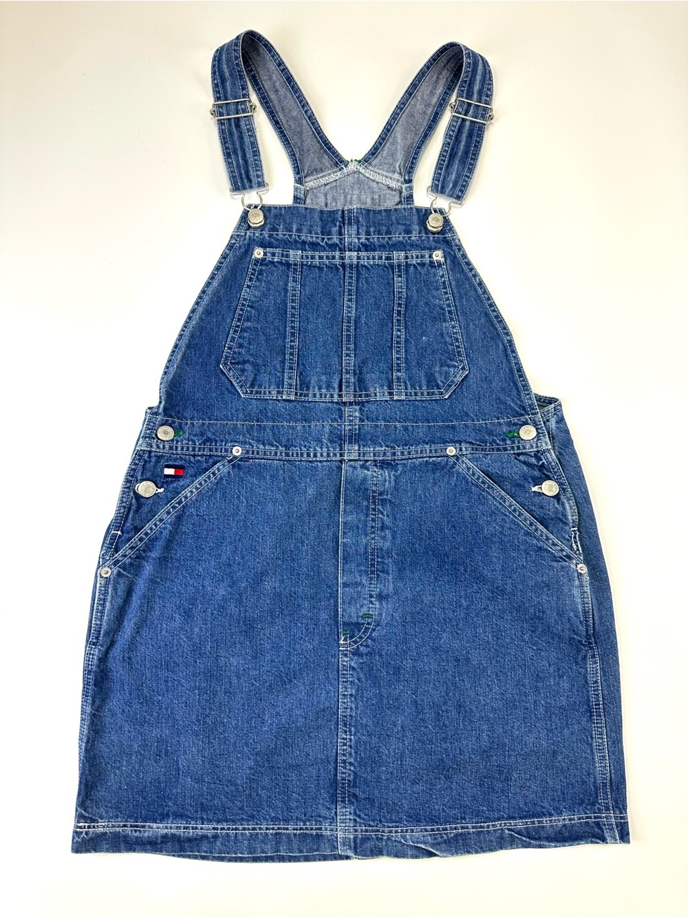 Vintage Tommy Hilfiger denim skirtall in women’s size Medium Y2K 90s